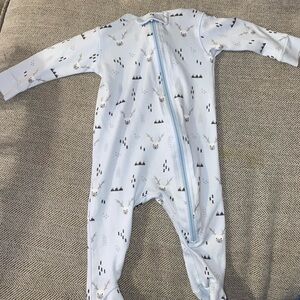 Feather baby 0-3M reindeer onesie / footie